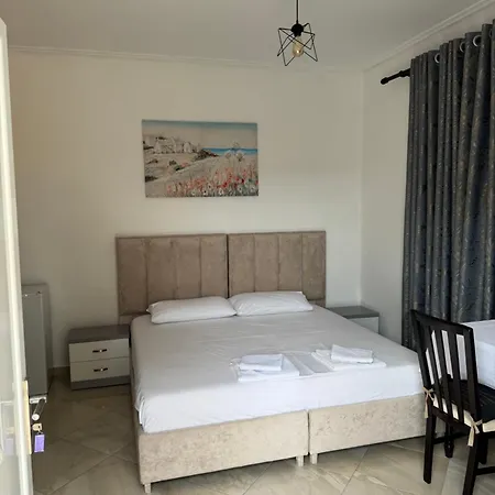 Ervin First Floor Affittacamere 3*